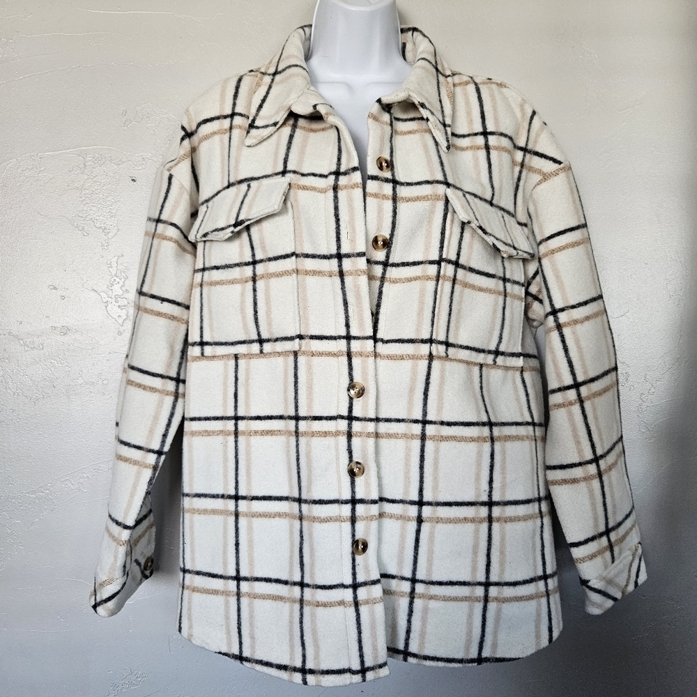 BKE Women's Large Plaid Shacket Ivory Cream Grey Jacket Button Up Fall Winter